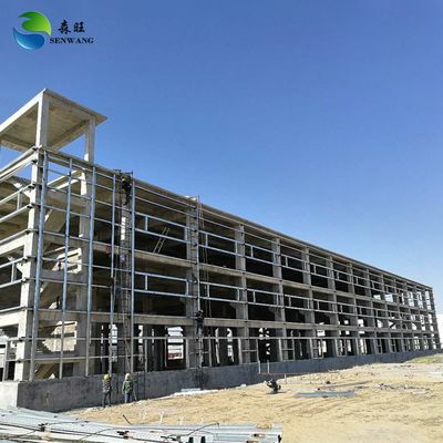 6004004200mm Stahlkonstruktionswerkstatt mit optionalem Beleuchtungssystem für industrielle Produktion und Montage