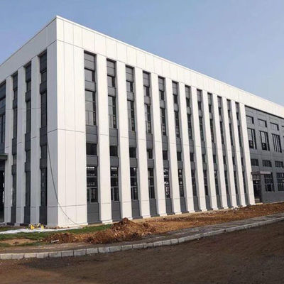 Beton / Stahl Piers Foundation Warehouse Workshop Q345B Stahlqualität Sandwich Panel Baumaterialien