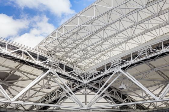 Witterungsbeständige Stahlkonstruktion-Fachwerkträger mit geschraubter oder geschweißter Montage und anpassbarer Dachneigung