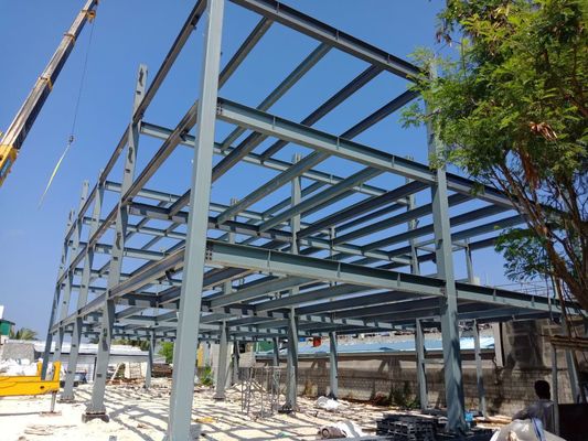 Hochgeschweißte H-Stahlkonstruktionsgebäude mit Stahltruss / Sandwich-Panel
