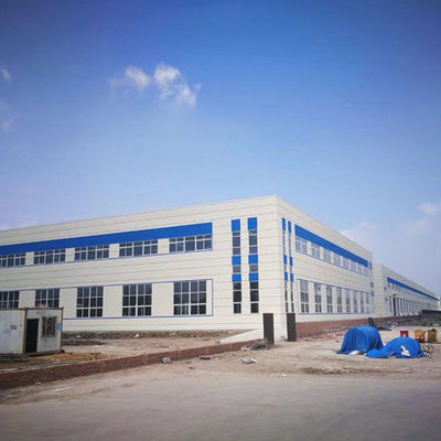 American Standard Steel Structure Warehouse mit EPS/Glaswolle/Felsenwolle/PU-Sandwichplatten und Online-Lenkungsanlage