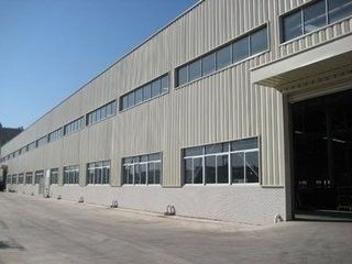 Leichte Stahltechnik mit geschweißter Quadratsäule und Wellstahldach