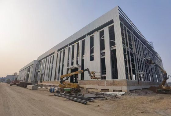 Industrie-Stahlrahmenlager mit H-Balken und Sandwich-Panel-Dachverkleidung
