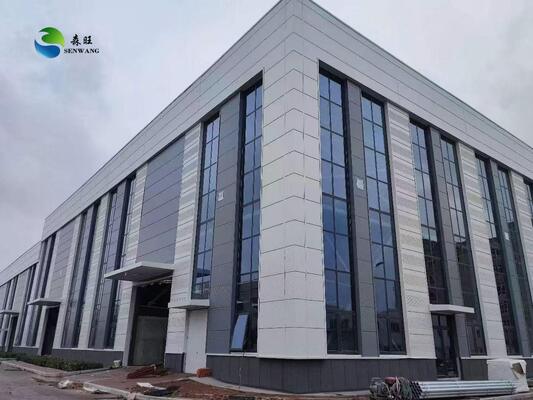 Kundenspezifisches Stahlkonstruktionslager mit Schrägdach und Stahlverkleidungsblech für langlebige Lagerlösungen