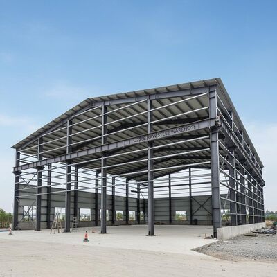 Q235B Rohstahlmaterial Stahlkonstruktionslager mit 30 Prozent Deckenhöhe und Installationsraum für Lagerhäuser